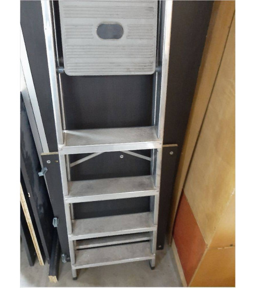 ESCALERA ALU. 5 PELDAÑOS