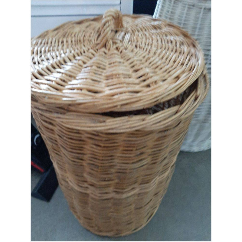 CESTA CON TAPA