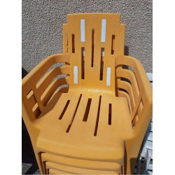 SILLA PLÁSTICO AMARILLA 