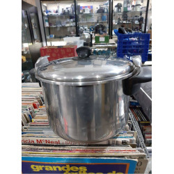 OLLA CON TAPA 