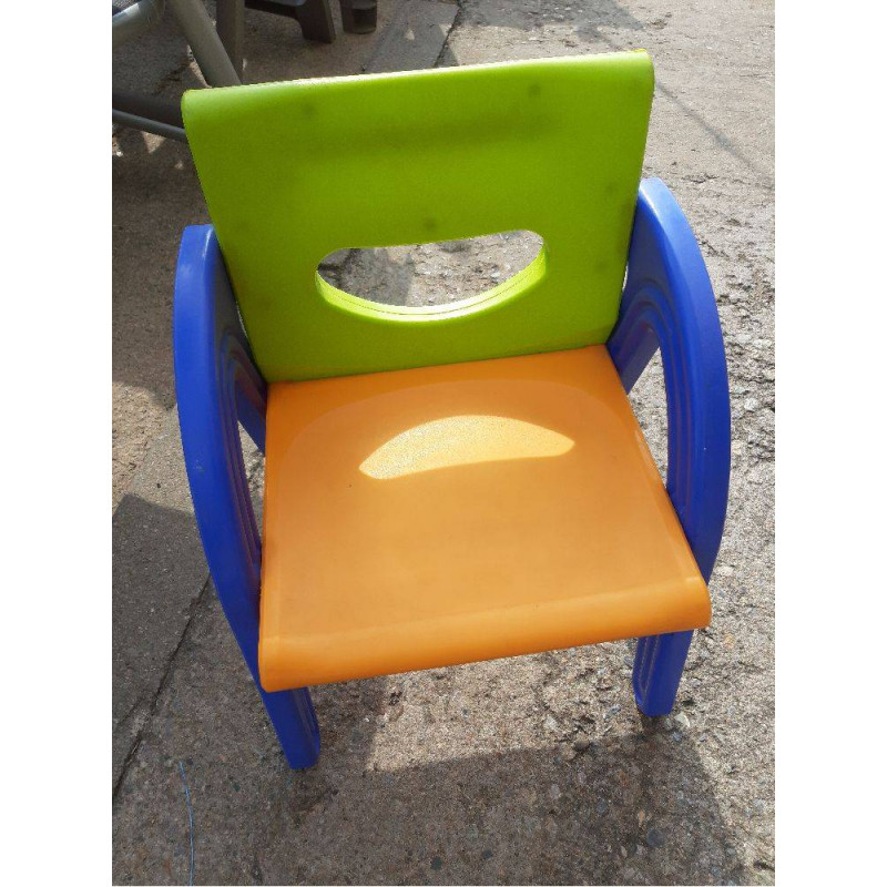 SILLA BAJA PLASTICO 