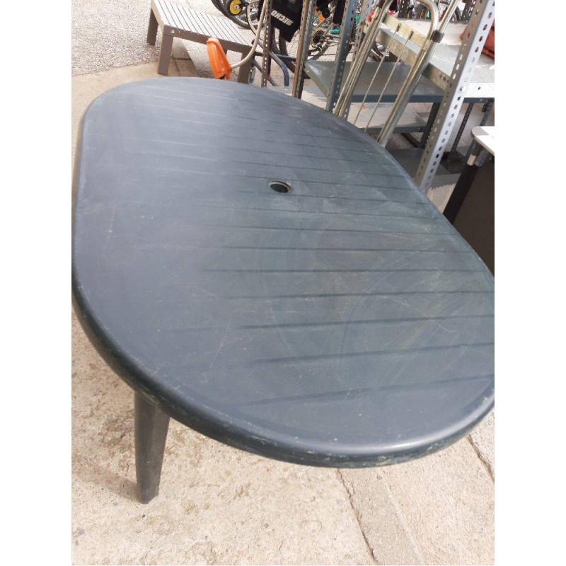 MESA OVALADA VERDE PLASTICO 